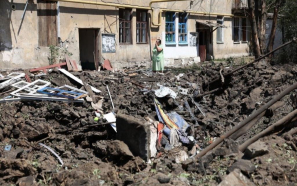 Familias bajo los escombros en Ucrania por ataques rusos