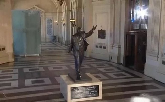Trasladan a Kirchner y ubicarán a Menem