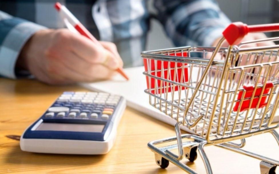 Se desmadra el precio de la canasta básica, muy por arriba de la inflación