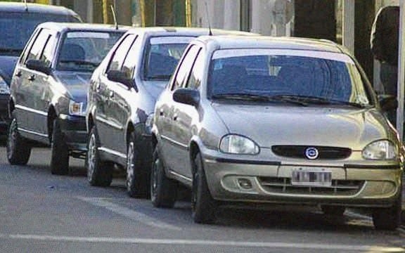 Remiseros ya subieron la tarifa y el kilómetro cuesta 500 pesos