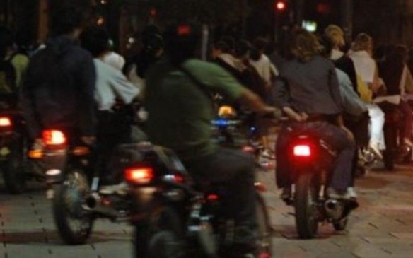 Las motos “explosivas” no perdonan ni el festejo familiar de Nochebuena