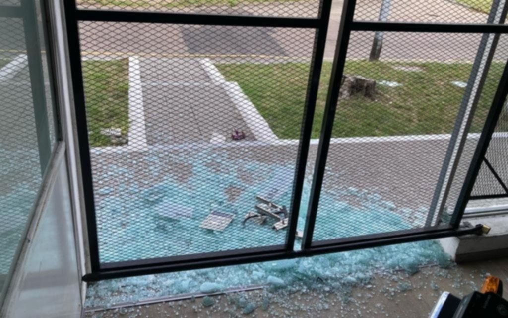 Increíble golpe comando a una concesionaria de Tolosa
