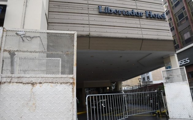 Barrios de pie se movilizó al Hotel Libertador