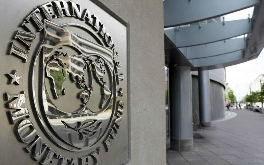 Siguen las negociaciones con el FMI para que habiliten “dinero fresco”