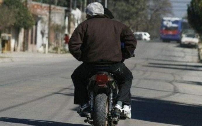 Temor en Barrio Jardín por un grupo de motochorros, que acecha a los vecinos