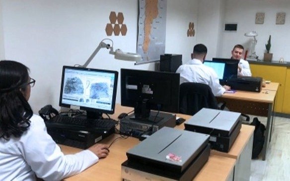 Tire y afloje por las horas extras a estatales