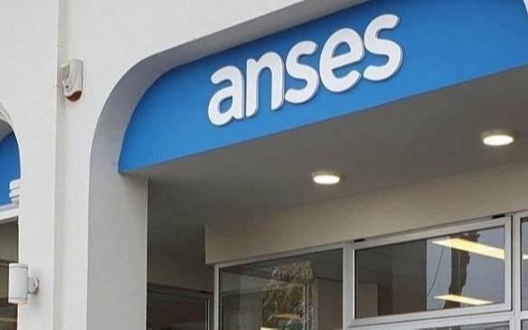 Denuncian 300 despidos de trabajadores de la Anses