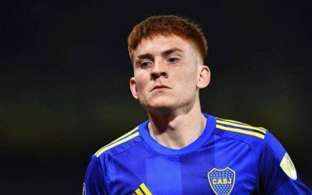 Brighton oficializó la contratación del Colo Barco