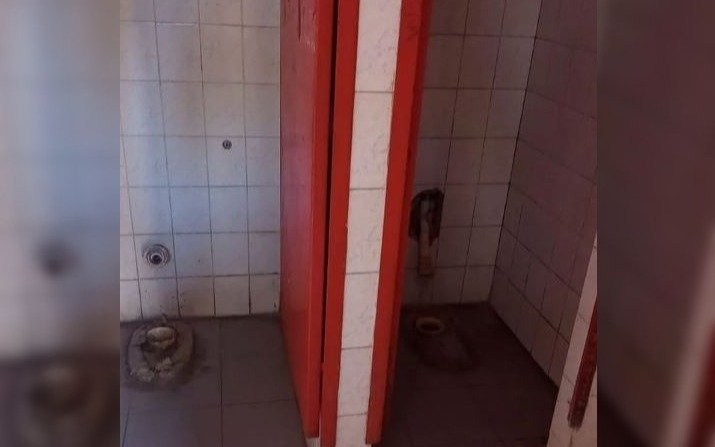 En un club de barrio, se llevaron hasta los inodoros