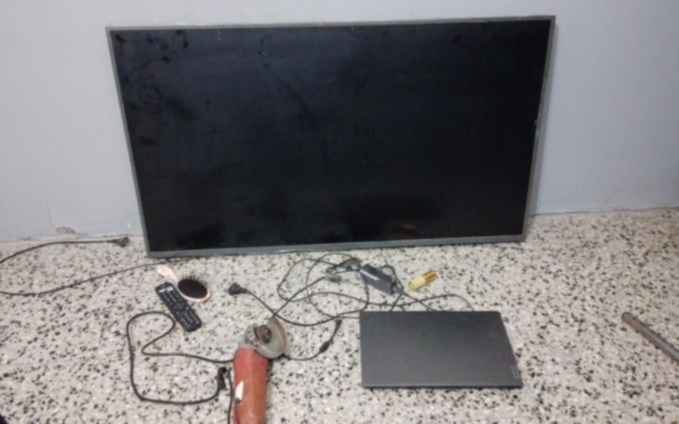 Desvalijaron una vivienda en Berisso e intentaron huir a bordo de un taxi