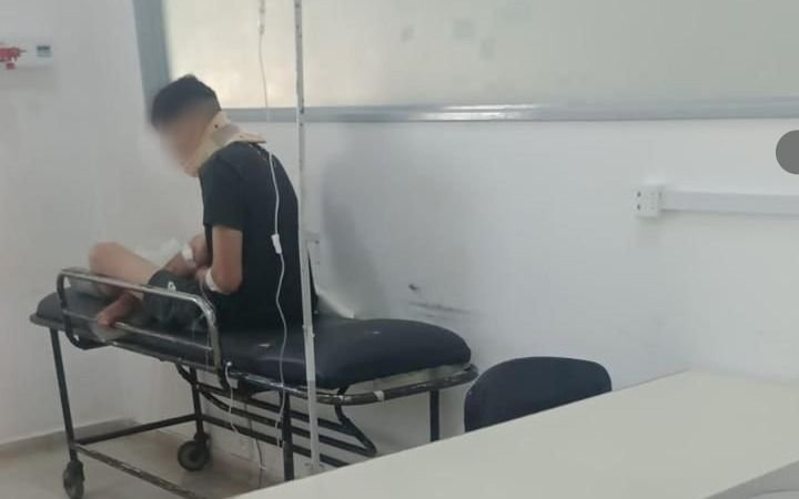 Larones robaron una moto, chocaron contra un poste y terminaron en el hospital