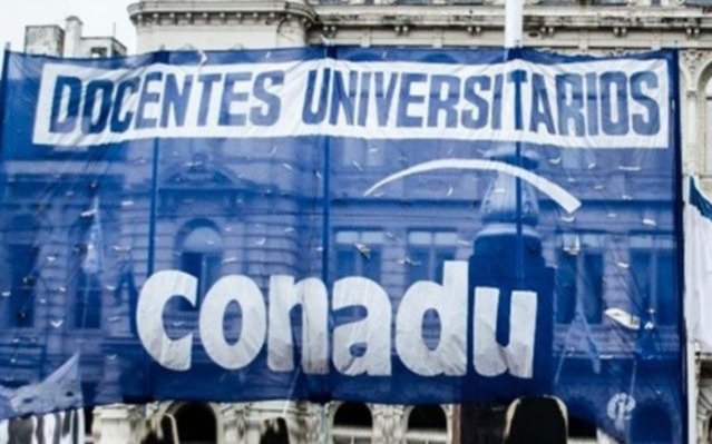 Gremios universitarios reclaman suba de los salarios