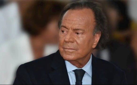 Netflix prepara una serie biográfica dedicada a la carrera de Julio Iglesias