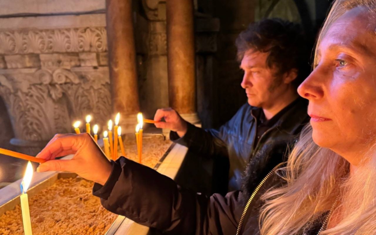 Milei visitó la Iglesia del Santo Sepulcro y viaja a Roma