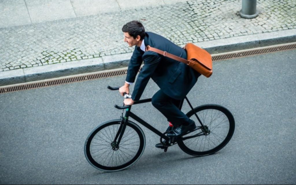 Faltan estructuras y medidas para facilitar el mayor uso de bicicletas en la Ciudad