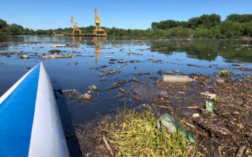 Piden multas a la Provincia y la Municipalidad por contaminar