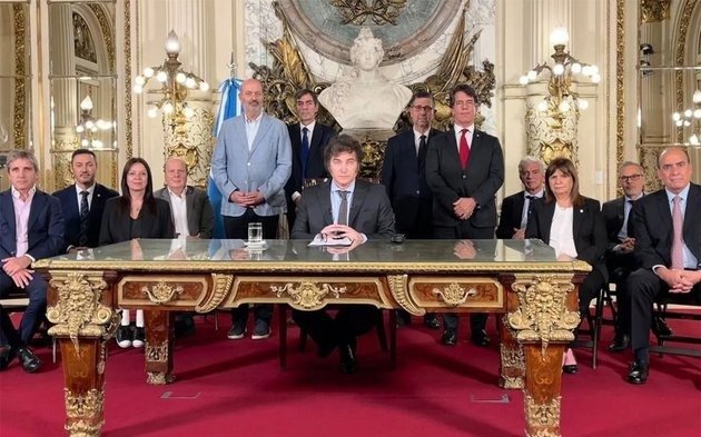 El oficialismo buscaría demorar el DNU de Milei en la comisión bicameral
