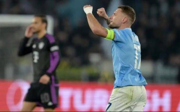 Lazio le ganó de visitante a Torino y desplazó a la Fiore en zona de copas