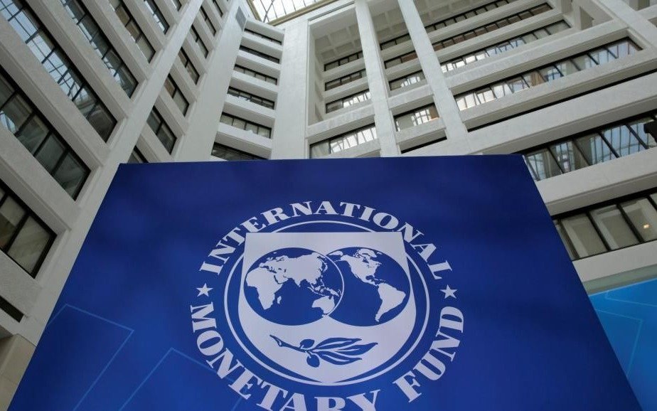 El FMI sorprendido por el ajuste fiscal y preocupado por el precio del dólar