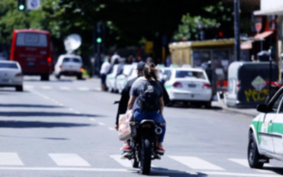Crece el transporte de pasajeros en moto para evitar el tránsito