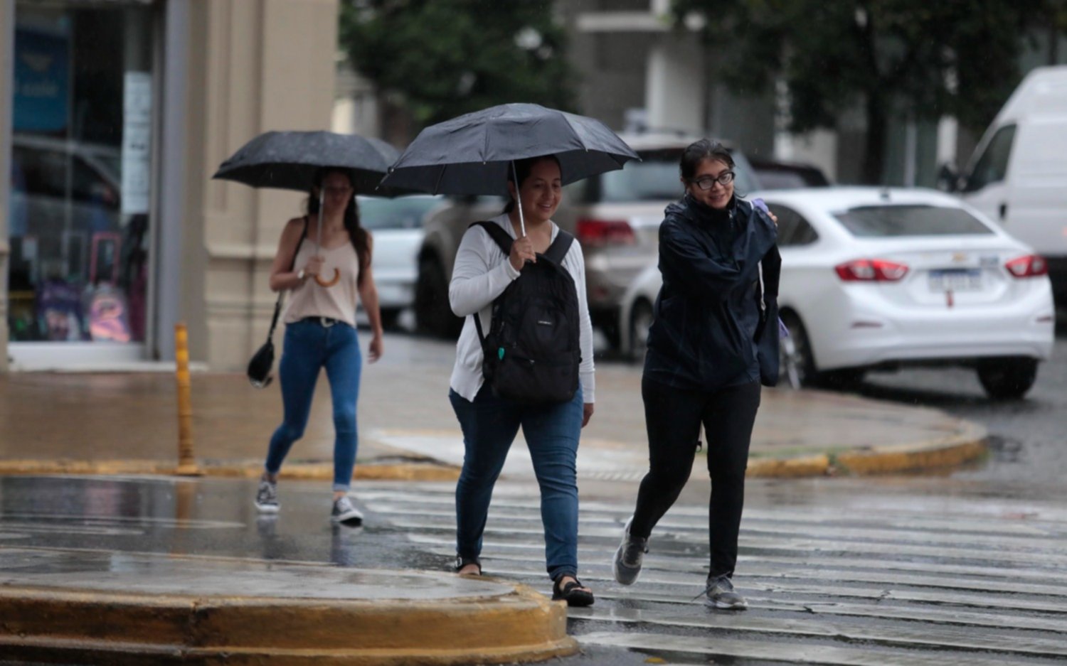 La Plata en imágenes; el clima loco: lluvia y sol