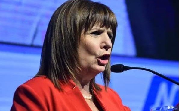 Juzgar la violencia narco como “actos terroristas”