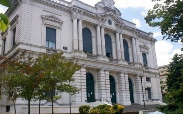 Últimos días del horario matutino en los bancos