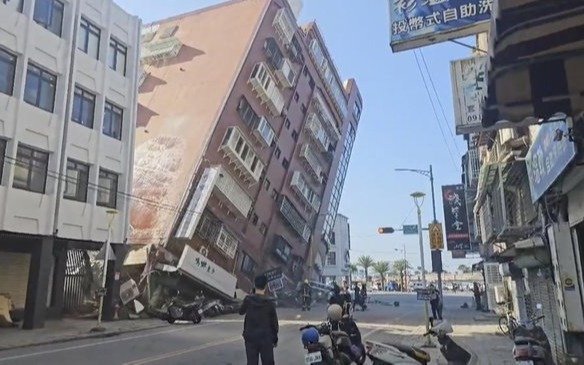 Inundaciones en China y terremotos en Taiwán