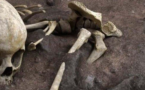 Hallaron esqueletos desmembrados en un cuartel de Hitler