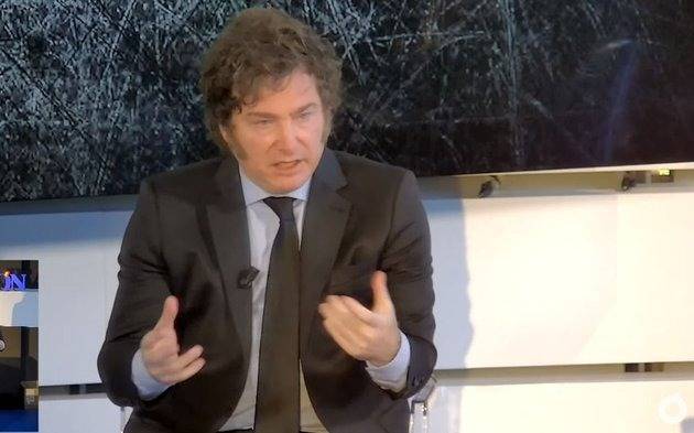 Pragmatismo interno e ideología exterior en la política de Milei