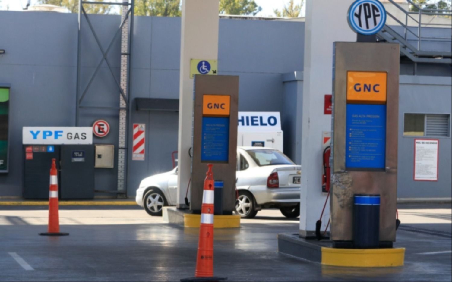 Anuncian días menos fríos y hay expectativa por el GNC