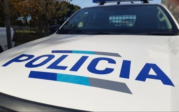 Se detuvo su vehículo por una falla, bajó y le robaron