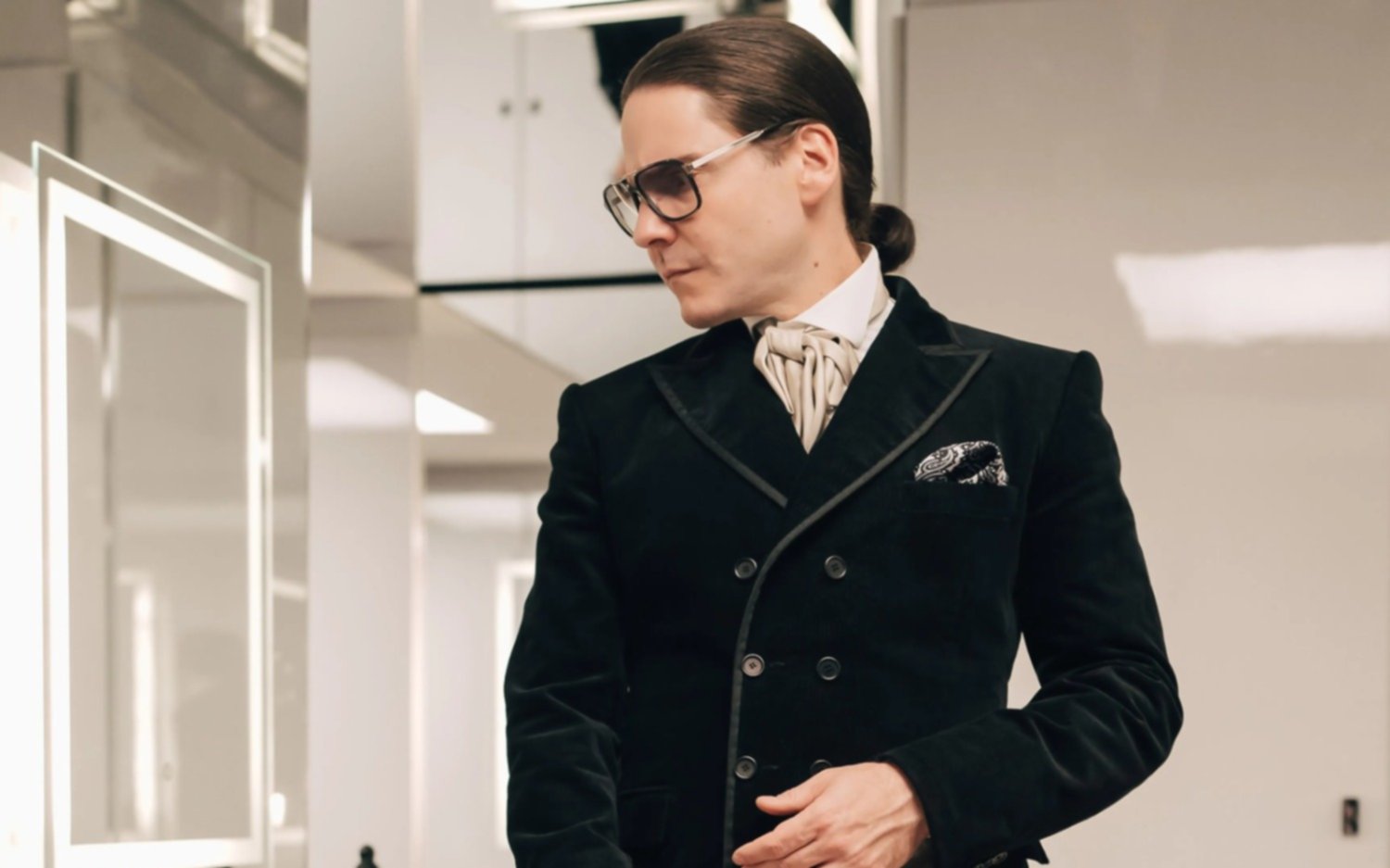 Los primeros pasos de Lagerfeld llegan a Disney+