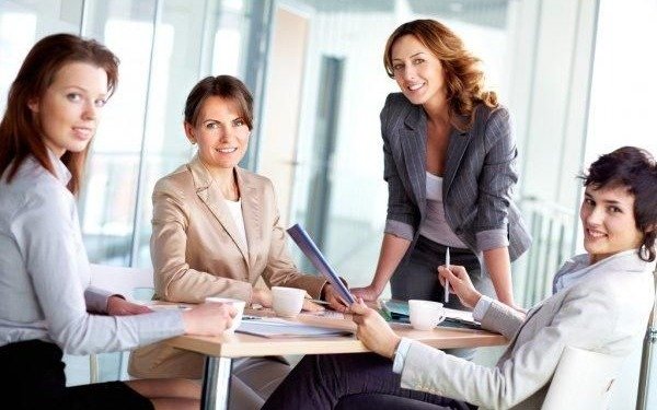 Se suman mujeres entre los CEOs mejores pagos