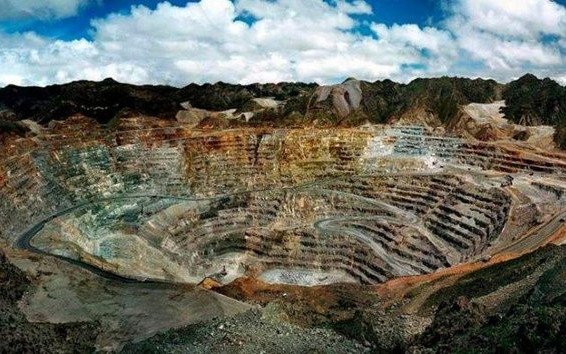 Mandatarios del cobre y un respaldo clave a la Ley Bases