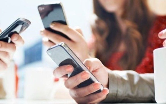 Cursos e influencers millonarios: ¿qué hay detrás del nuevo sueño económico de los jóvenes?
