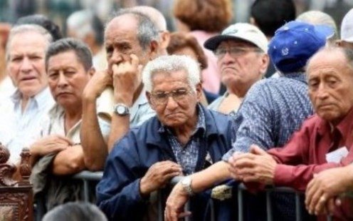 Pese a los bonos, las jubilaciones pierden terreno contra la inflación