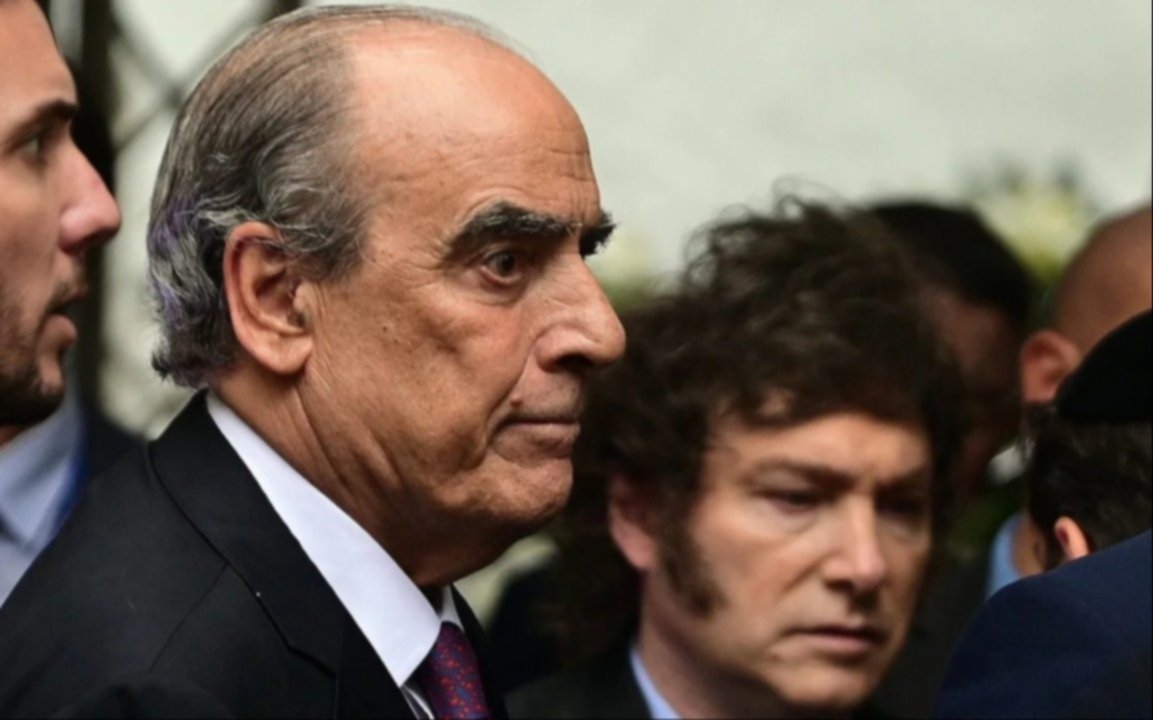 El Gobierno va por dólares y vuelve a negar devaluación