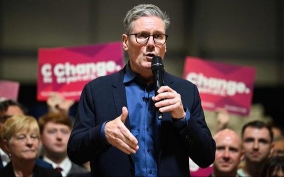 Starmer frena el plan para expulsar a migrantes