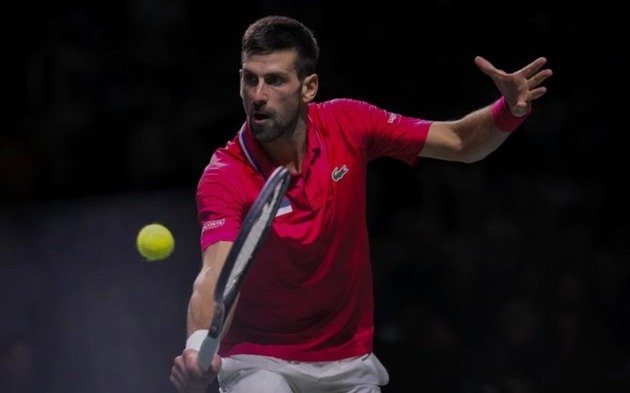 Djokovic, a cuartos y enojo con el público de Wimbledon