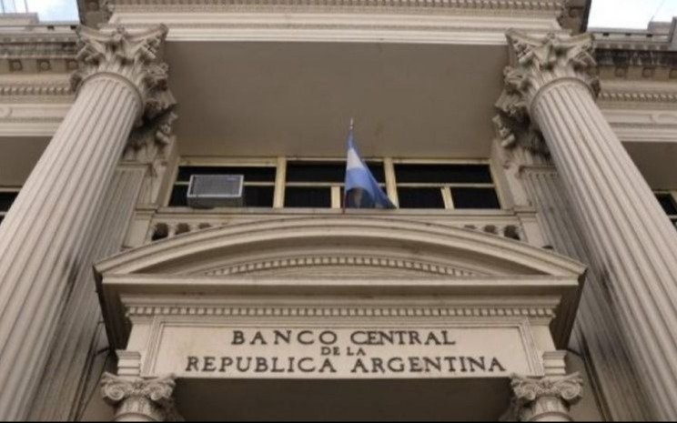 El Central compró, pero sigue la sangría de dólares