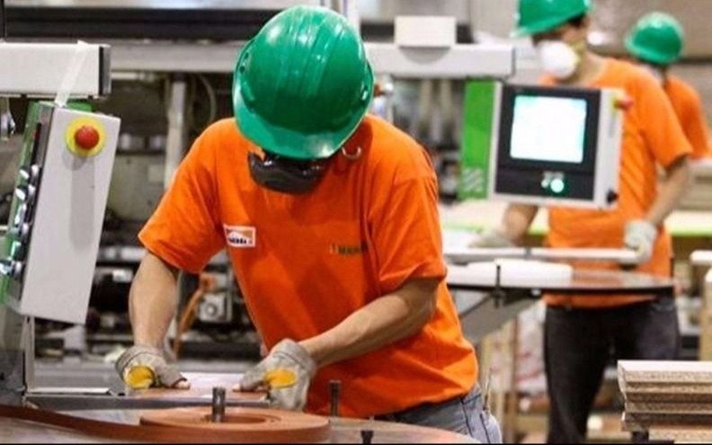 Piden bajar las tasas a industrias y comercios