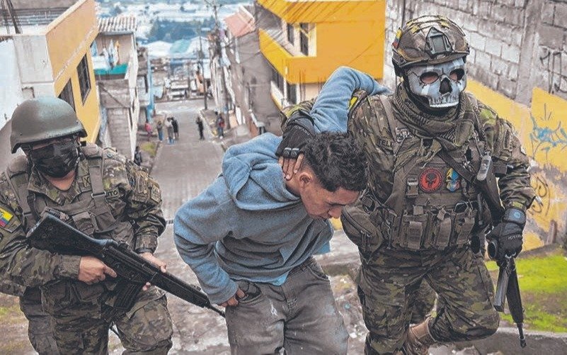 Ecuador: las extorsiones vacían hogares
