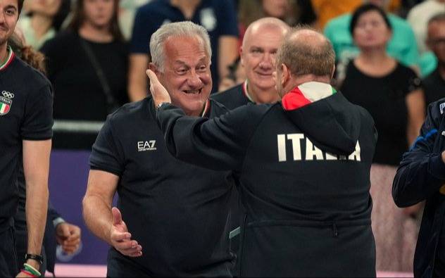 El platense Velasco peleará por la medalla de oro con el vóley de Italia