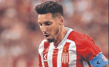 Domínguez aún sigue probando en el equipo