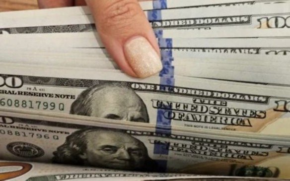El dólar y la inflación: a cuánto terminarán el año, según privados