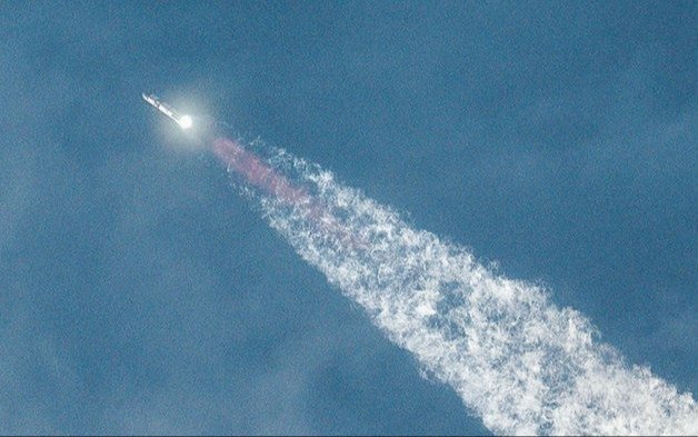 Los astronautas varados en el espacio por Boeing volverán con SpaceX