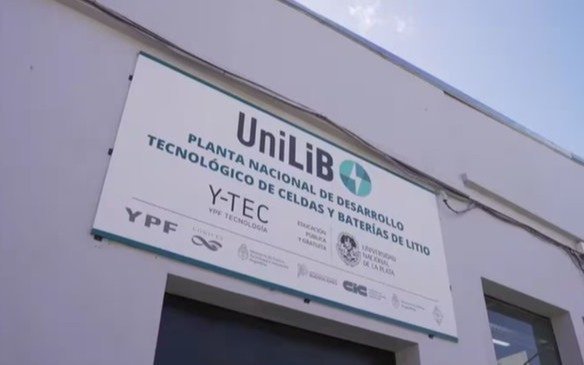 Avanzan con la propuesta de la fábrica de baterías de litio