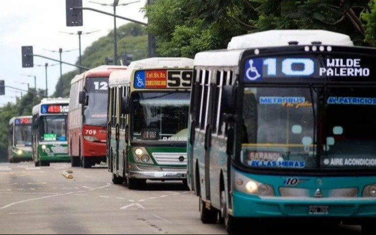 Micros: cortarían servicios en el AMBA