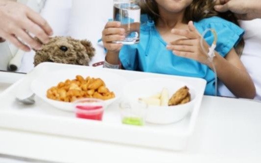 Controversia por la comida en los hospitales